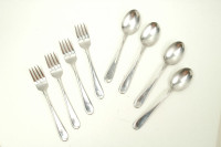 Oneida 8 pieces stainless 4 forks and 4 spoons