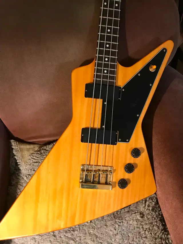 Epiphone Explorer Bass in Guitars in Edmonton - Image 4