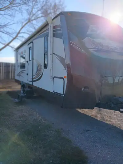 2013 Jayco Eagle 257 RBS. 29.4 ft travel trailer. Air Conditioning, GVWR 8500 lbs. Dry weight 6165 l...