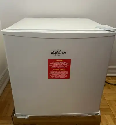 ❄️ MINI FRIDGES (BRAND NEW – SEALED) – 2 AVAILABLE, View more