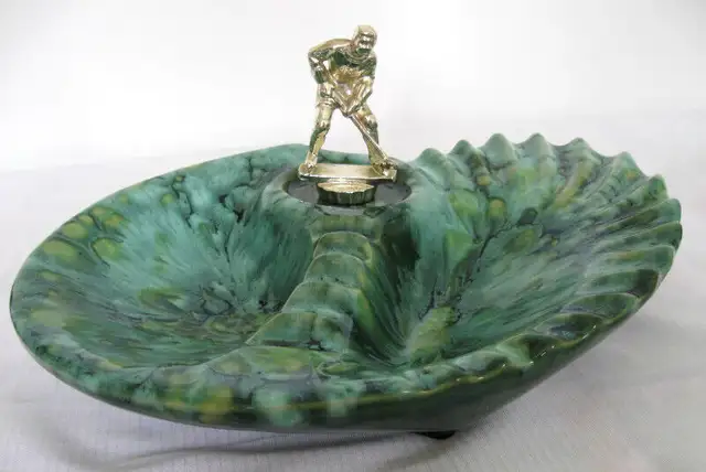 CENDRIER POTTERIE de BEAUCE JOUEUR D HOCKEY PLAYER ASH TRAY in Arts & Collectibles in West Island - Image 6