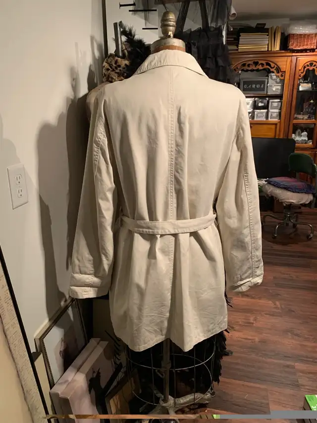 Coat lightweight lady size XL in Women's - Tops & Outerwear in Kitchener / Waterloo - Image 4