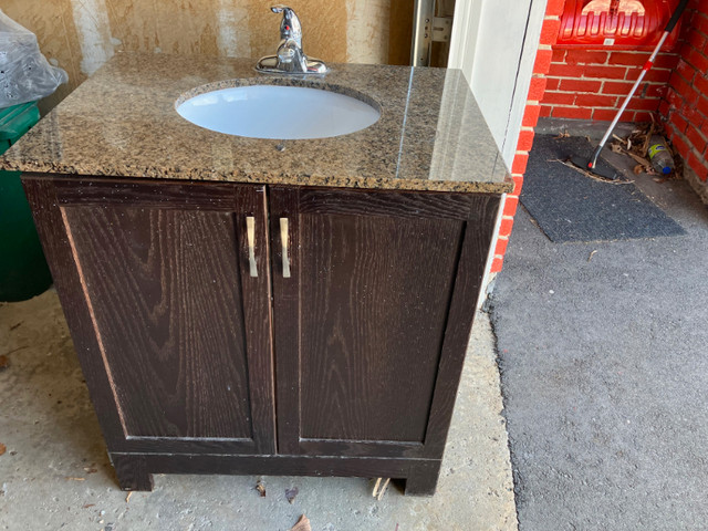 30 Inch Washroom vanity with counter top and sink in Cabinets & Countertops in Mississauga / Peel Region