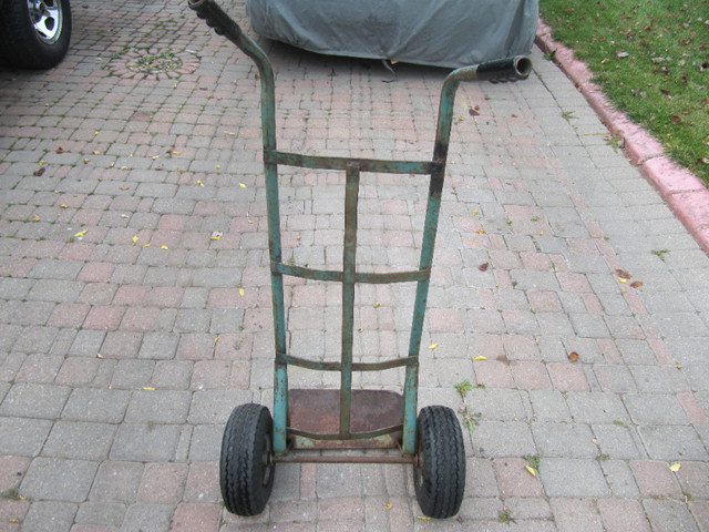 Solid Tubular Steel Heavy Duty 1000lb Truck Dolly Like New Tires in Other Business & Industrial in Mississauga / Peel Region