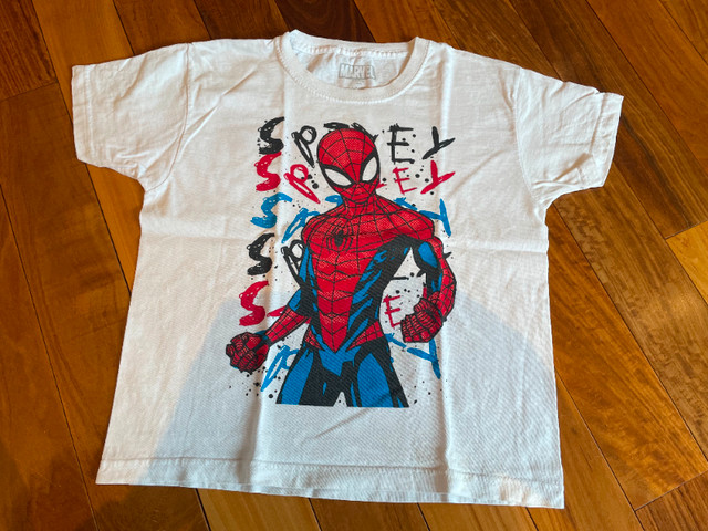 Chandail 5-6 ans Spiderman dans Enfants et jeunesse  à Ville de Montréal
