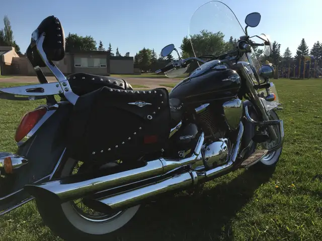 2011 Suzuki Boulevard C50T in Street, Cruisers & Choppers in Edmonton - Image 4