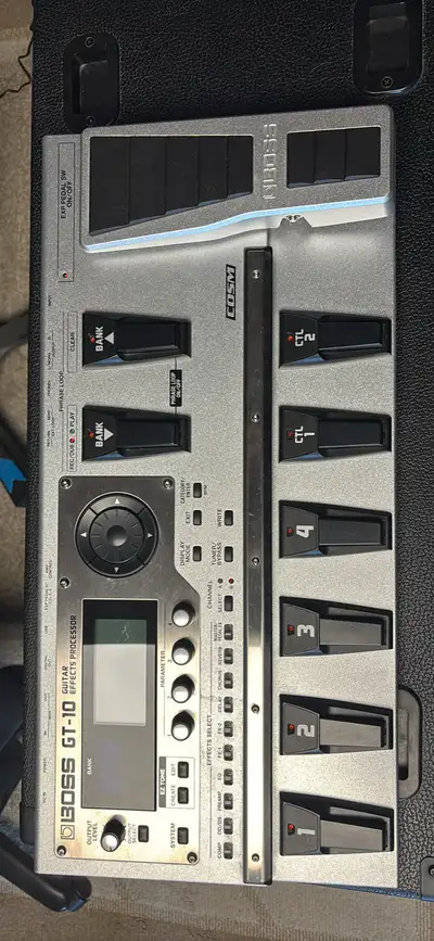 Boss GT-10 Multi-effects pedal, View more