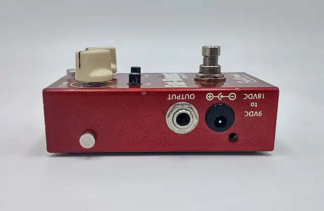 Fulltone Fat-Boost FB-2 Guitar Pedal *Missing 1 Screw in Amps & Pedals in Windsor Region - Image 6
