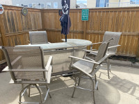 Outdoor Patio Bar and Swivel Chairs 
