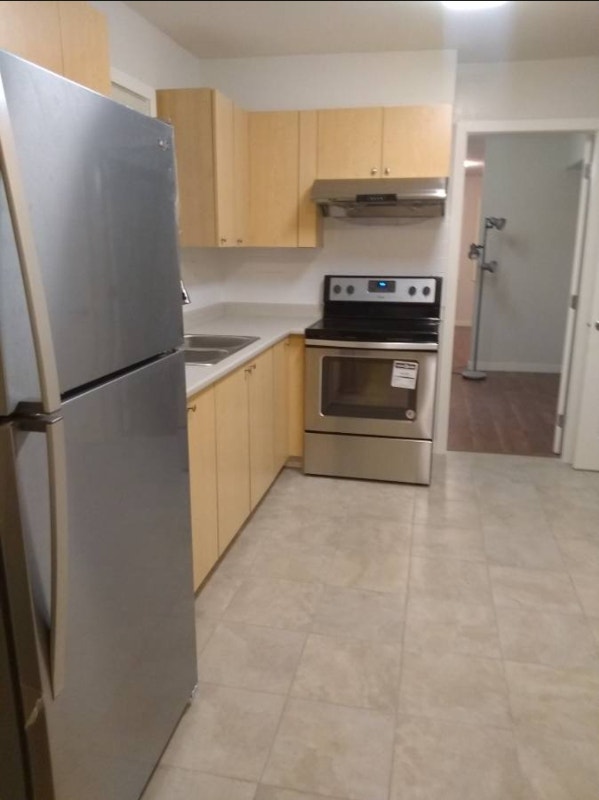 Central Location 3 BR Upper Floor House Commercial Dr Vancouver Long Term Rentals Vancouver