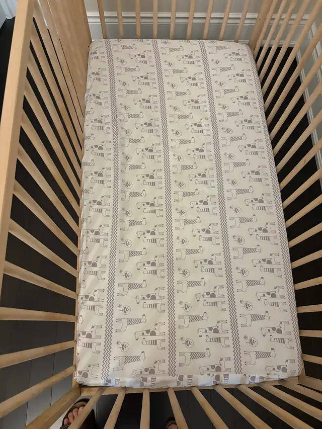 Baby crib from IKEA, with MATTRESS in Cribs in Oshawa / Durham Region - Image 4