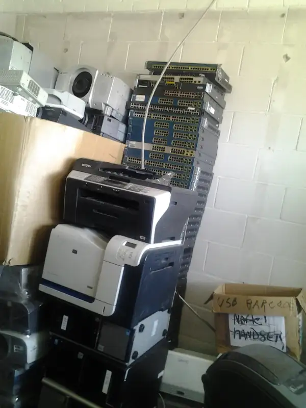 mac keyboard $20 mouse $5 900+pc MAC laptops CISCO printers PROJ in Other in City of Montréal - Image 8