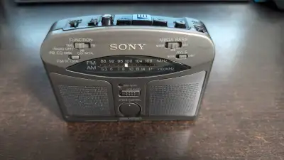 Sony Walkman WM- GX322 Stereo Cassette Player and Recorder with AM/FM radio Fully functional In grea...