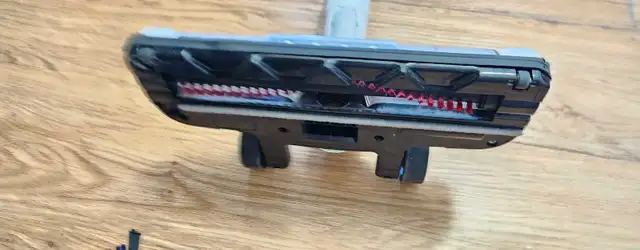 Eureka stick vacuum in Vacuums in Kitchener / Waterloo - Image 4