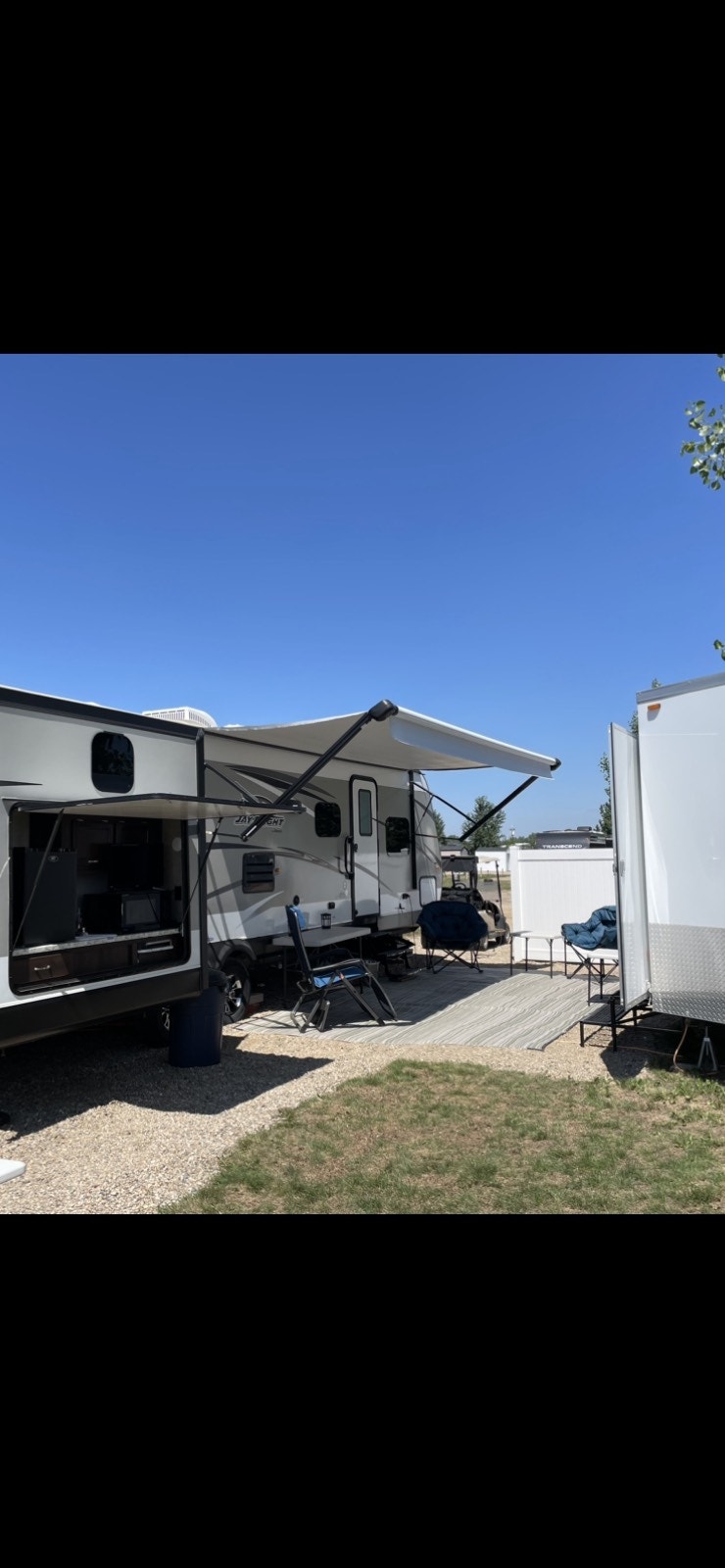 2018 Jayco 32 thbs trailer for sale with lot at lake deifenbaker