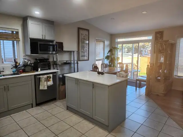 Fully furnished room for rent in Room Rentals & Roommates in Ottawa - Image 10
