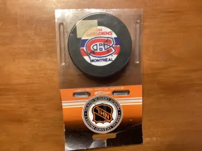 MONTREAL CANADIENS TRENCH hockey puck autographed HENRI RICHARD, View more