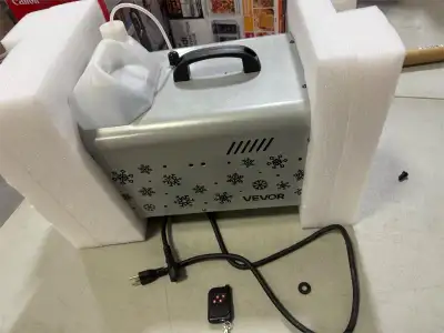 Get ready to turn your ordinary events into winter wonderlands with this Vevor snow machine! This 15...