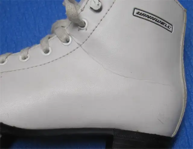 WINNWELL FIGURE SKATES Size-5 (Inner Length 21cm/8.2'') Dwight in Skates & Blades in Muskoka - Image 6