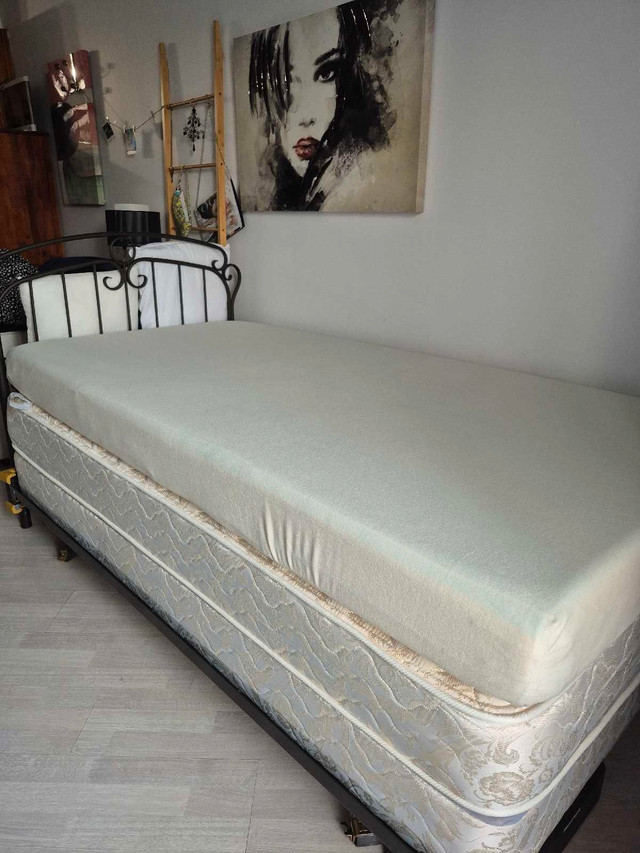 Lit simple pour adulte dans Lits et matelas  à Sherbrooke - Image 4