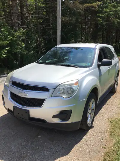 2011 Chev equinox 2.4 AWD ..inspected until 2026 .New tires new brakes .4000.00 NO EMAILS PLESE POST...