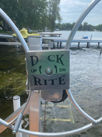 Dock Rite Pontoon Lift