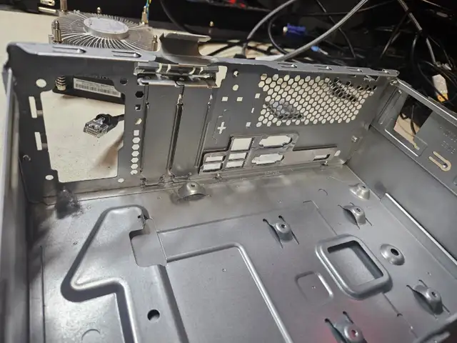 Lenovo ThinkCentre M710e (EMPTY CHASSIS) in Desktop Computers in Calgary - Image 6