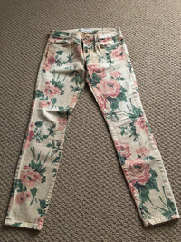 Current Elliot Stiletto Haystack Floral Denim Jeans Aritzia
