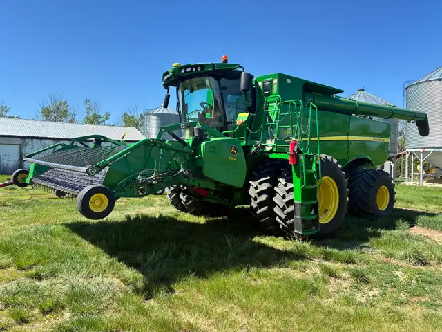 John Deere S790 Combine in Farming Equipment in Swift Current - Image 2