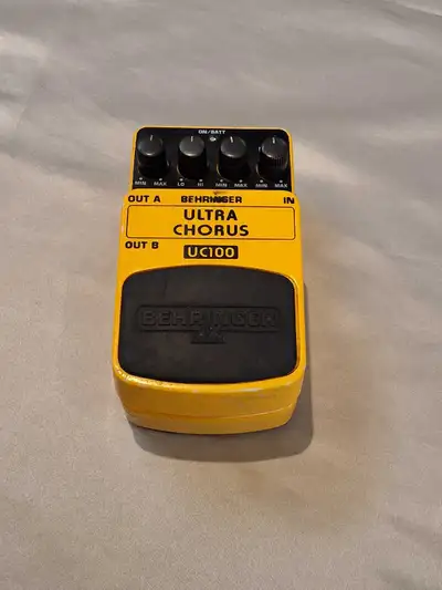 Behringer Ultra Chorus UC100 Pedal , View more