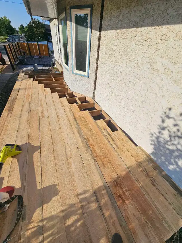 Skidsteer and Brains in Fence, Deck, Railing & Siding in Calgary - Image 6
