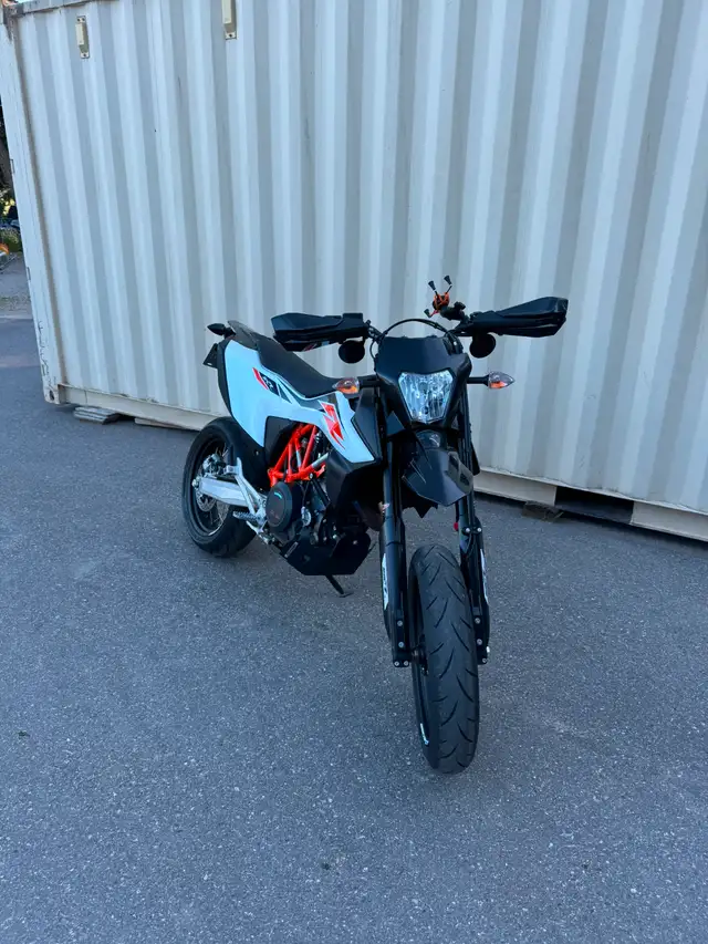 KTM Super Moto - SMC R 690 in Street, Cruisers & Choppers in Vernon - Image 6