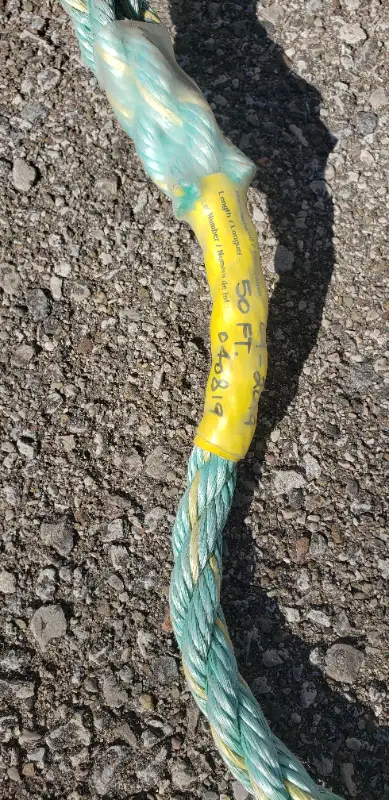 Nylon rope 50' with large hook, 5/8" thick. in Ladders & Scaffolding in Oakville / Halton Region - Image 4