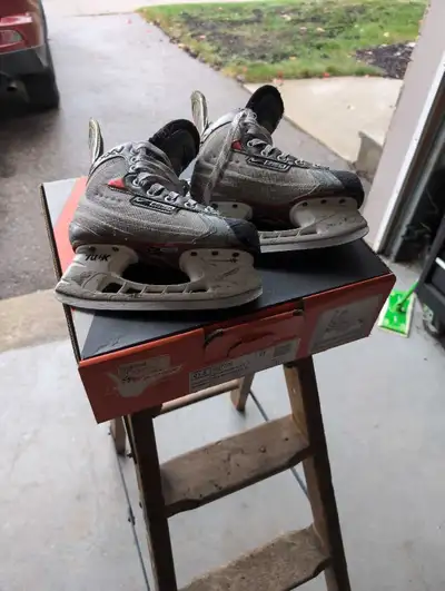 Youth hockey skates , View more