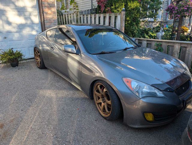 Genesis Coupe in Cars & Trucks in Kitchener / Waterloo