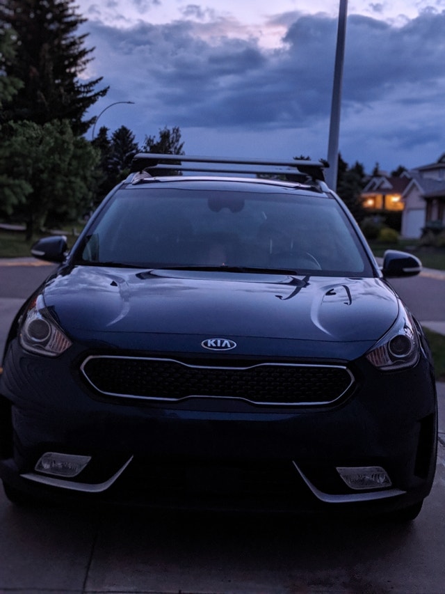 2018 KIA Niro SX Touring Hybrid. 42L gas tank 800km range Cars