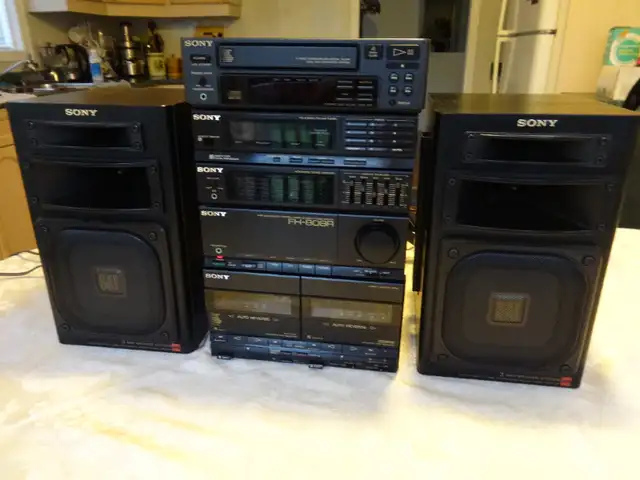 Sony FH-808R five components vintage(1988)mini system for sale in Stereo Systems & Home Theatre in Markham / York Region - Image 11