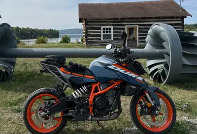 KTM 2024 KTM DUKE 390 Naked sport 13000 kms New tires Tail tidy installed i still have the stock tai...