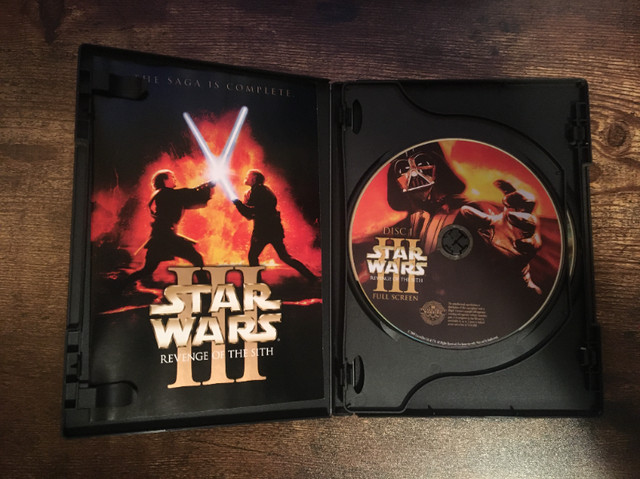 Star Wars III - Revenge of the Sith DVD dans CD, DVD et Blu-ray  à Ville de Montréal - Image 2