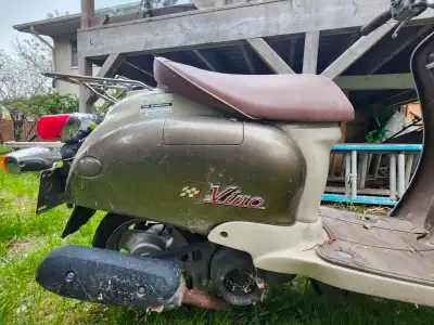 Yamaha Vino Scooter - no TOD - needs intake manifold repair. Can be parted out. Runs well. $750 or O...
