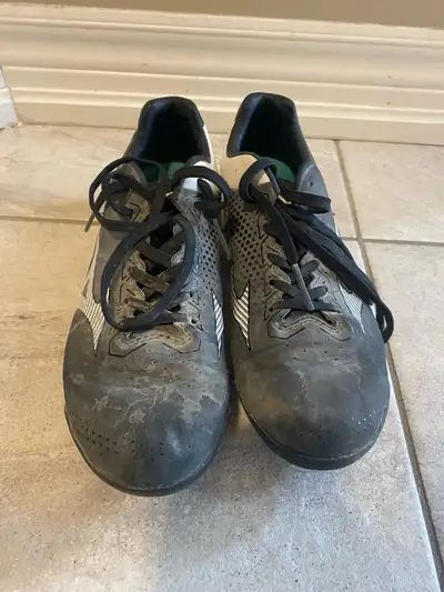 Mizuno Baseball Cleats youth size 4.5, View more