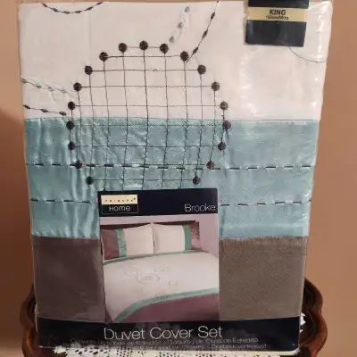 King Size Duvet Set/ New, View more