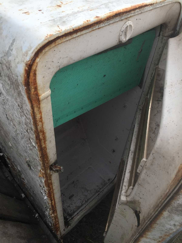 GE Leonard Refrigerator in Refrigerators in St. Albert - Image 2