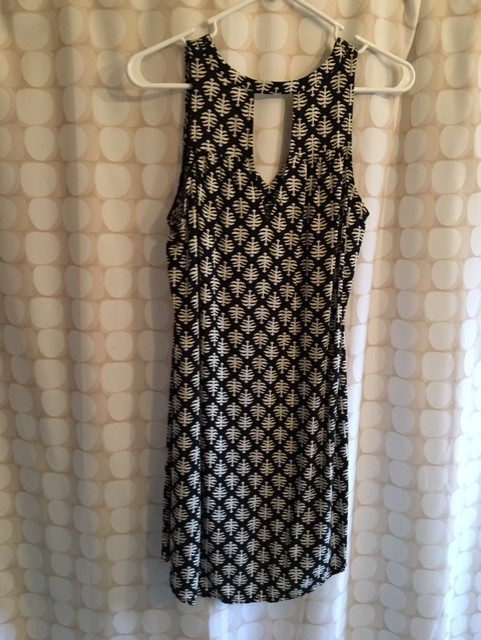 Ladies summer dress by Old Navy $15 XS, rayon, short dress in Women's - Dresses & Skirts in Oakville / Halton Region - Image 2