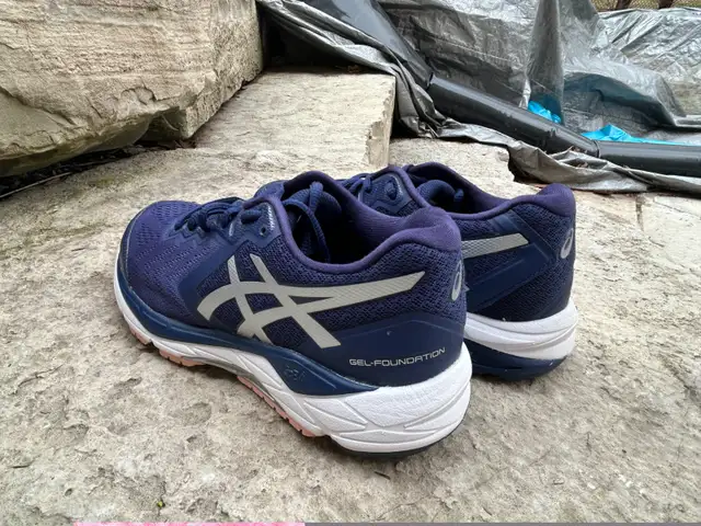 Asics Gel Foundation Running Shoes – Women’s Size 6 in Women's - Shoes in Markham / York Region - Image 3