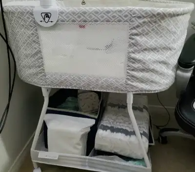 Only used for first week, my baby slept in her crib instead. Wheels and lock make it easy to move an...