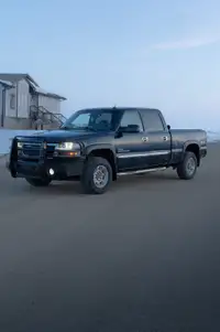 2005 GMC Sierra 2500HD Crew Cab Duramax, Fully Loaded 