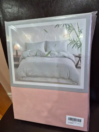 Pinellia Bamboo 3-Pce Duvet Cover Set Incl. Two Pillowcases; New, View more