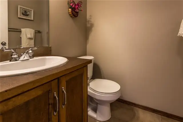 2-STOREY, 3 BED, 3.5 BATH, BONUS ROOM, ATTACHED GARAGE & DEVEOPE in Long Term Rentals in Calgary - Image 12