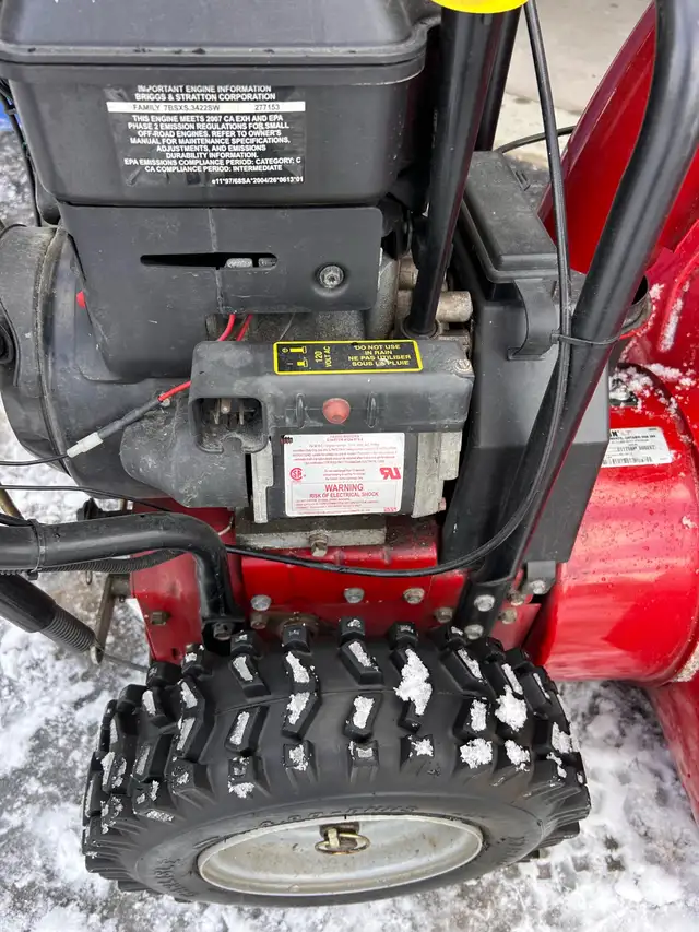 souffleuse à neige Craftsman Snowblower in Snowblowers in City of Montréal - Image 9